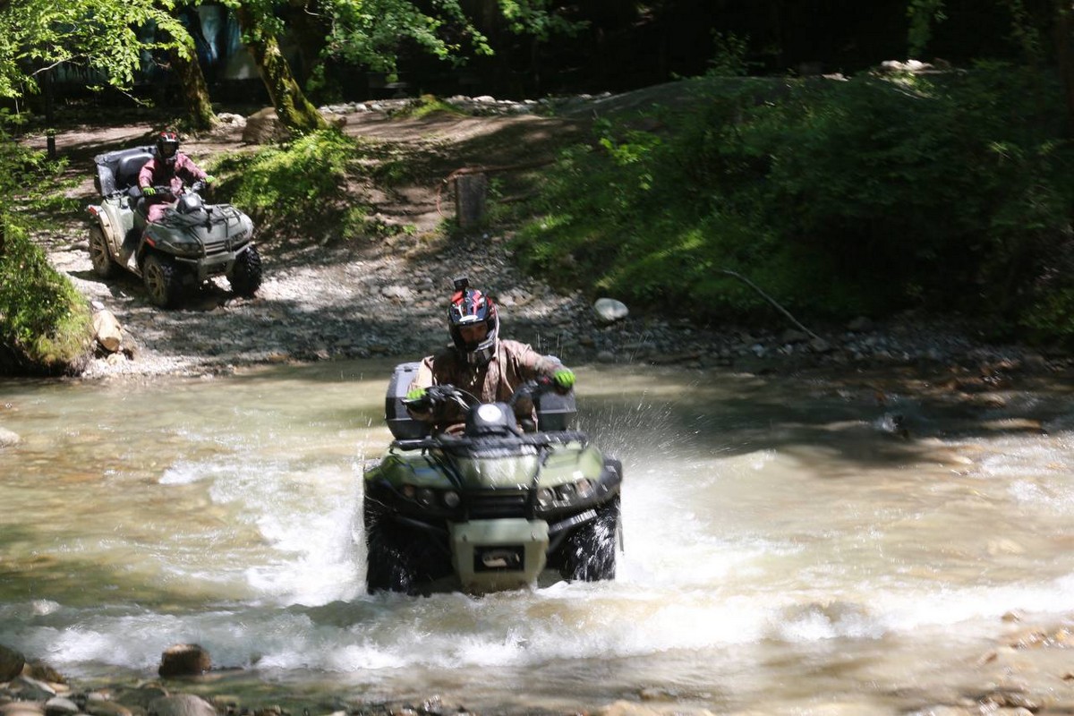 Тур на квадроциклах в Эльбрусе по Сухому и Мокрому каньонам