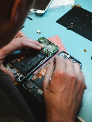 Профессиональная чистка телефона от пыли